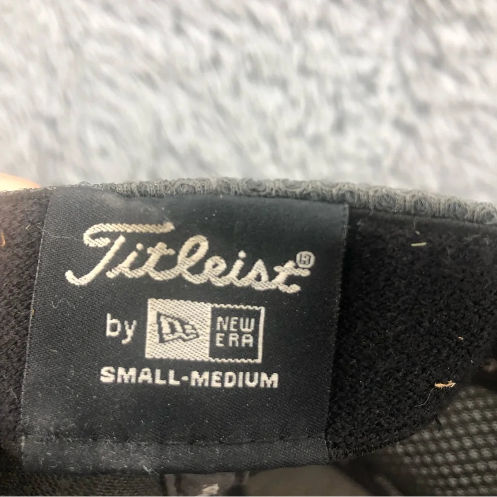 Titleist Hat Mens Small Medium Gray White Golf FJ Footjoy Baseball Cap Hat